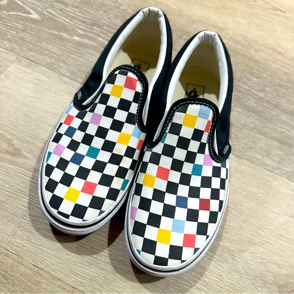 Youth Vans Rainbow Checkers size 3
